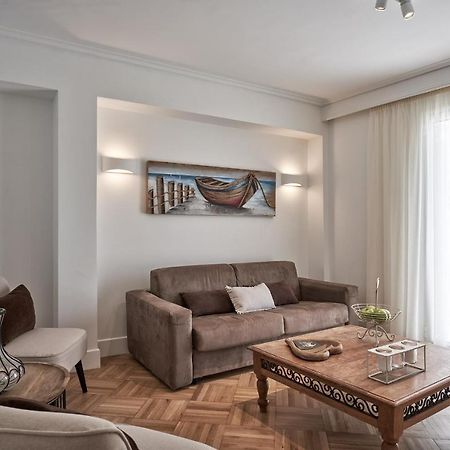 Marvelous N Bright Apt Next To Megaro Mousikis أثينا المظهر الخارجي الصورة